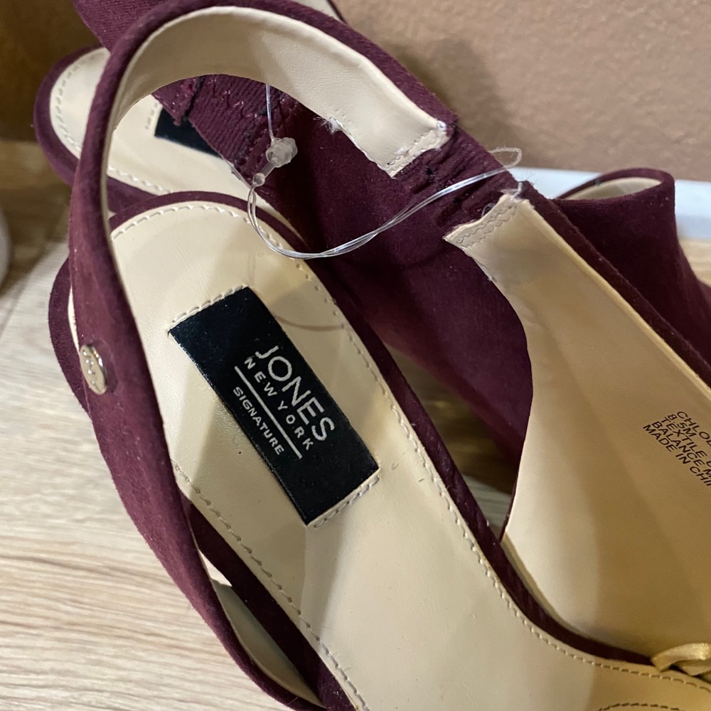 Jones New York Suede Chloe Maroon Heels Size 8.5 - Picture 6 of 10